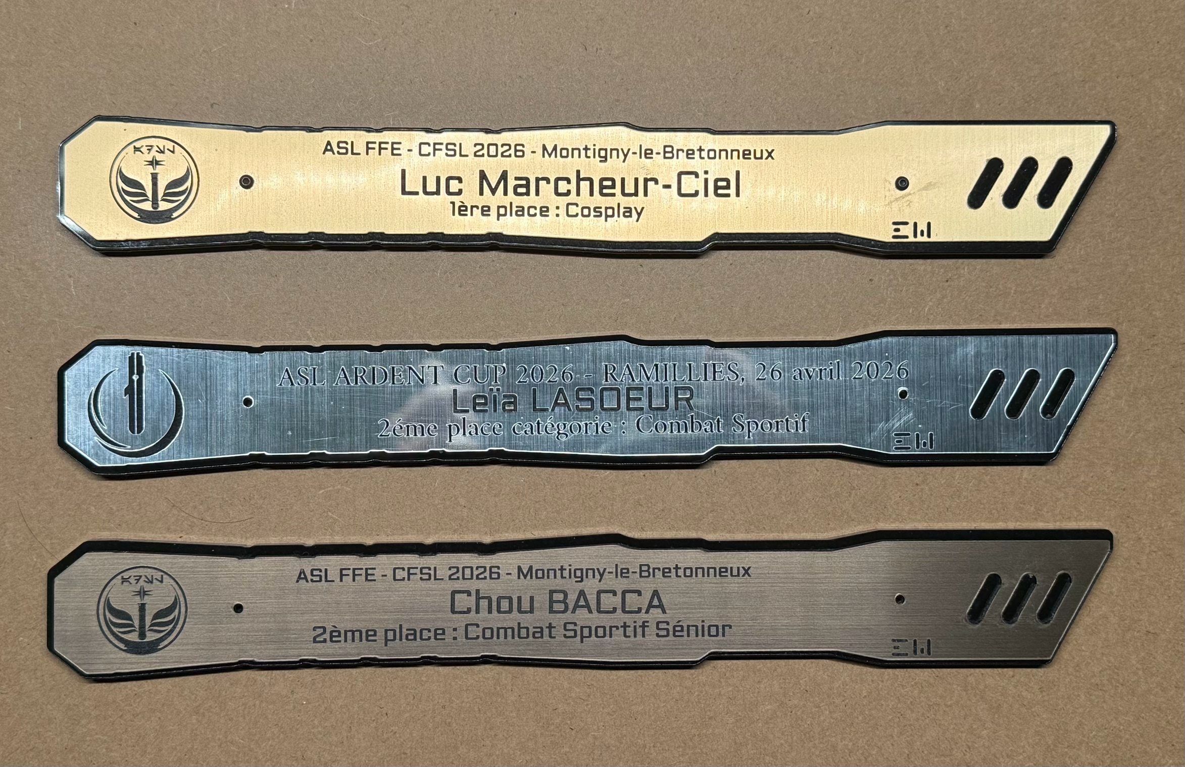Trophées sabre laser gravés